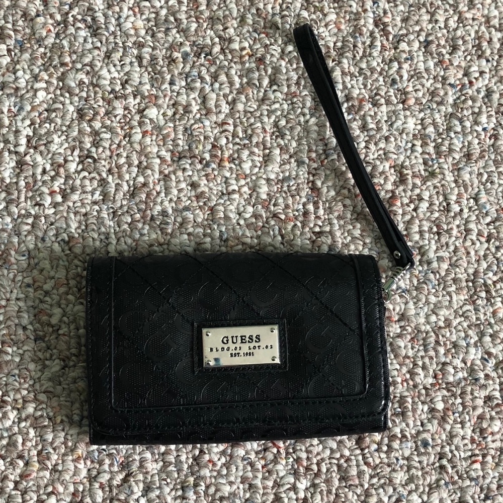 Guess wristlet
